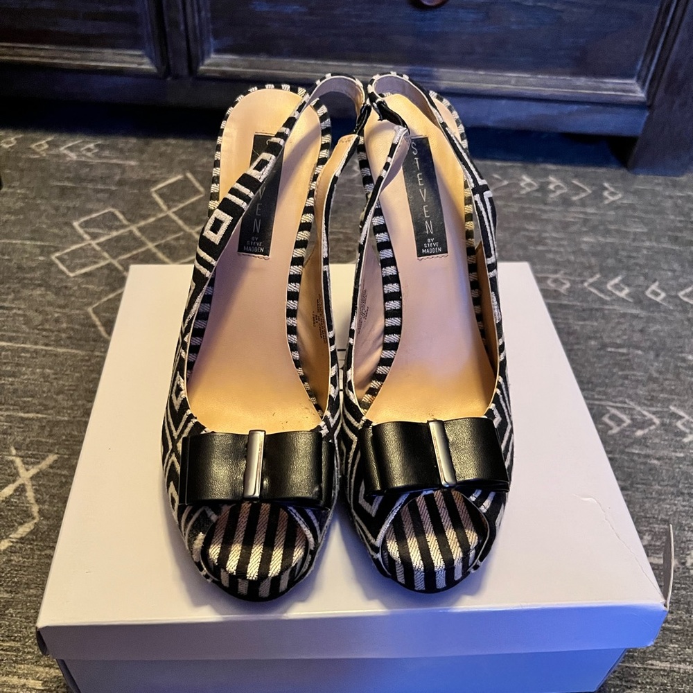 Steve Madden Black and White Slingback Heels